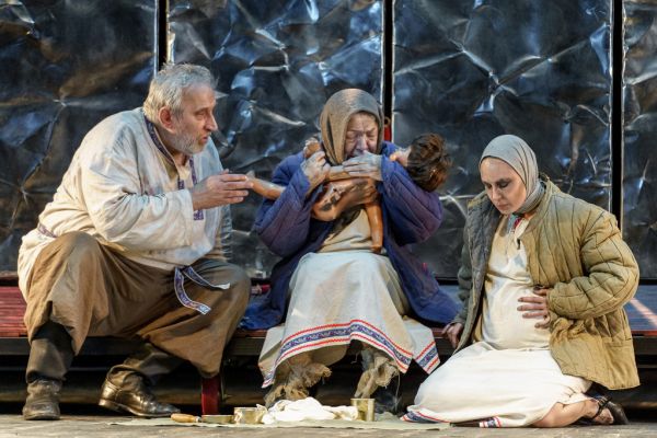 Слева направо: з.а. РФ Вячеслав Соловиченко, Нина Бузинская, Татьяна Васильева