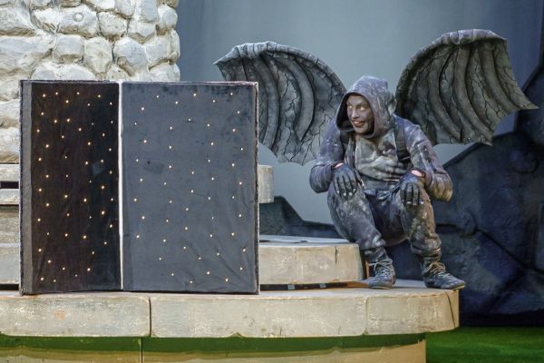 Дмитрий Андреев (Гаргулья) в спектакле "Белоснежка"