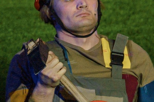 Дмитрий Зубарев (Гном) в спектакле "Белоснежка"